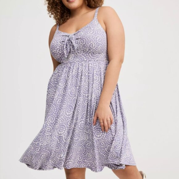 Torrid Daisy Swirl Skater Mini Dress Size 1 (1X 14/16) Lavender Tie Front - Picture 4 of 7
